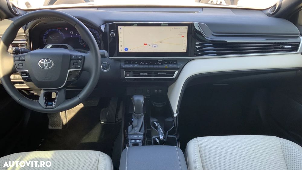 Toyota Camry 2.5 HEV Luxury - 11