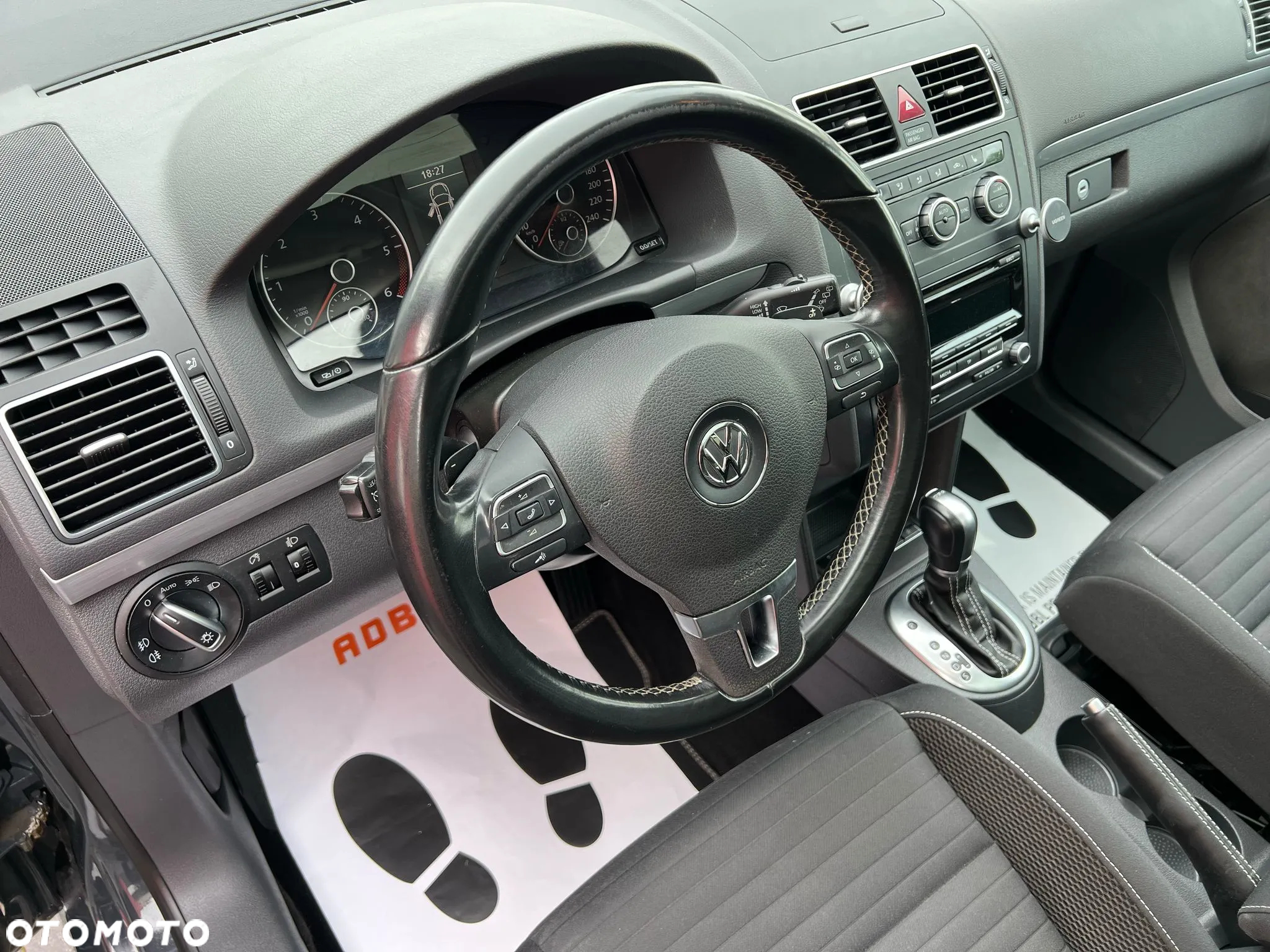 Volkswagen Touran 1.6 TDI DPF DSG Cup - 27
