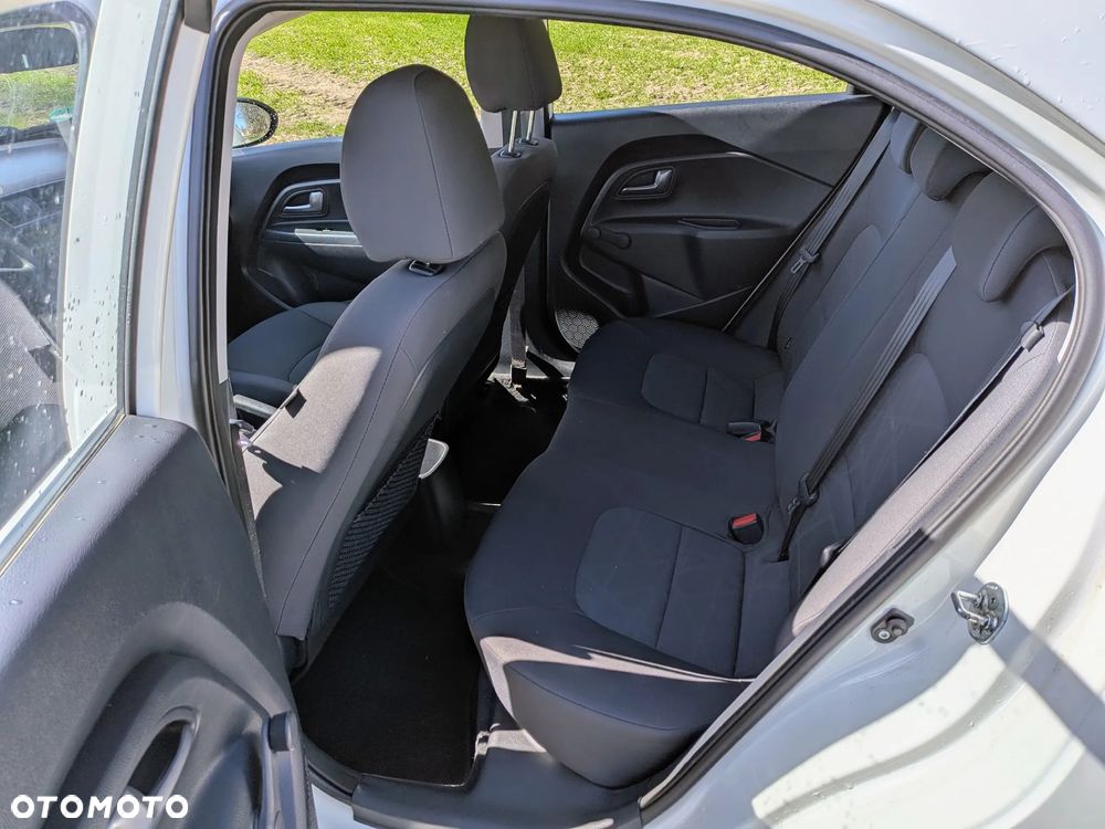 Kia Rio 1.4 CRDI Spirit - 9