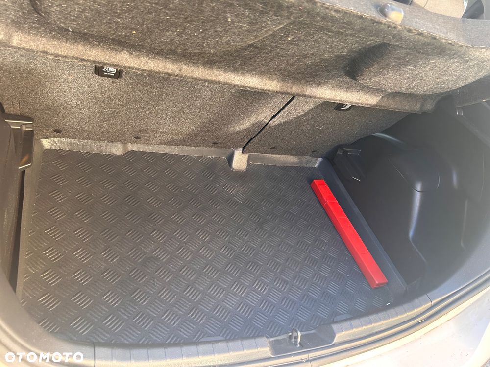 Toyota Yaris 1.0 Premium EU6 - 19
