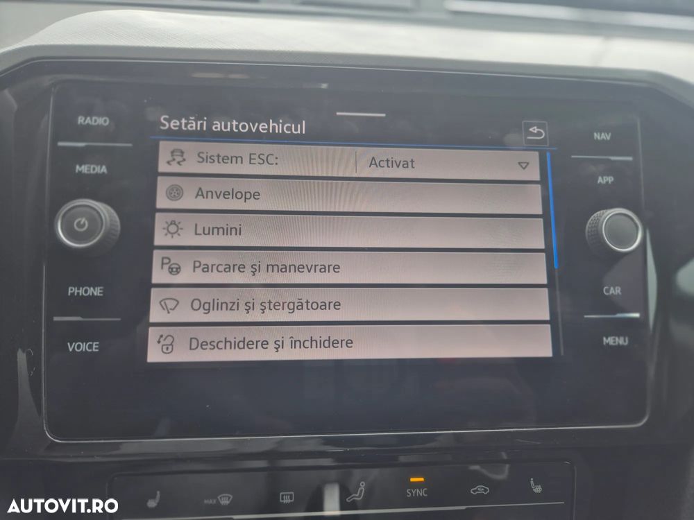 Volkswagen Passat 2.0 TDI DSG Comfortline - 12