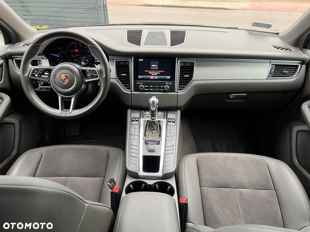 Porsche Macan - 26