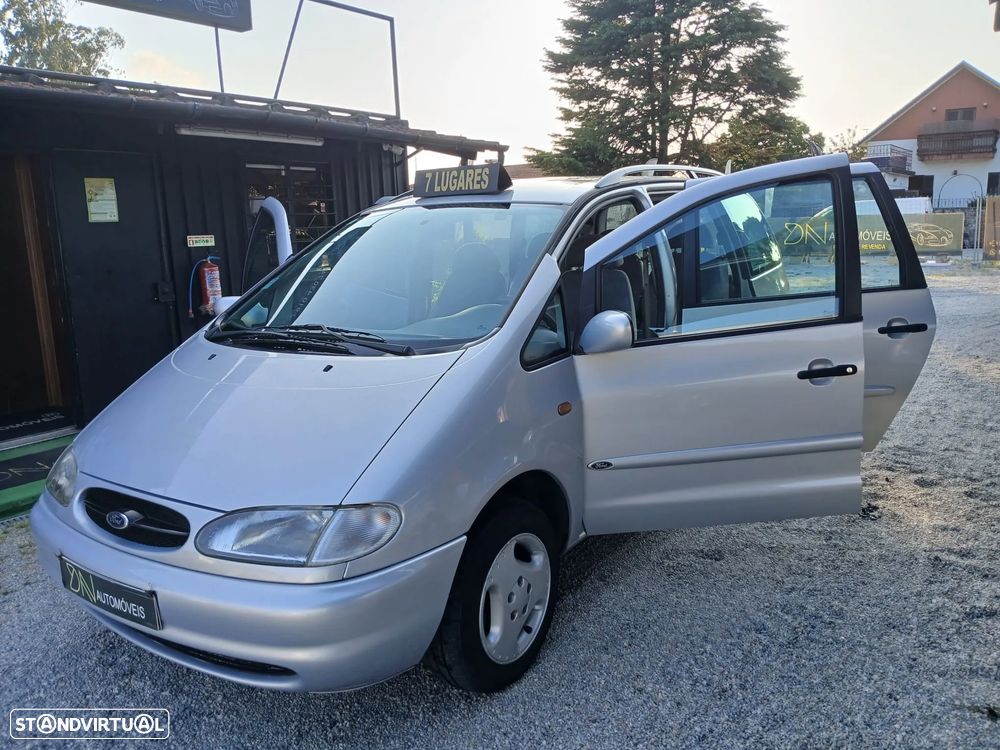 Ford Galaxy 1.9 TDi GLX - 11