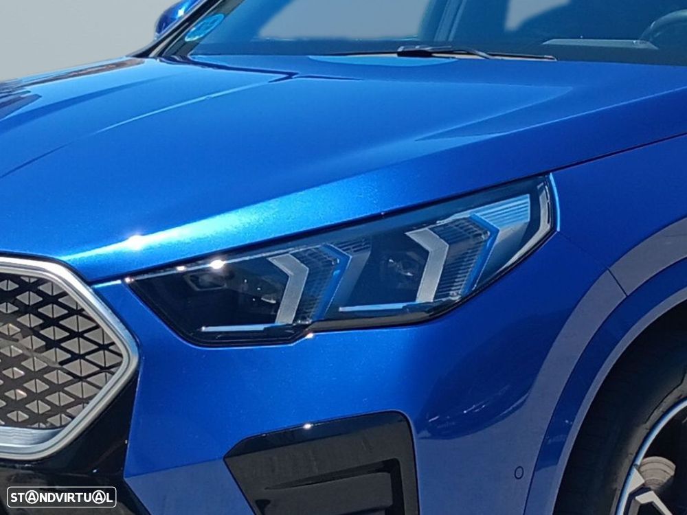 BMW iX2 eDrive20 Pack Desportivo M - 3