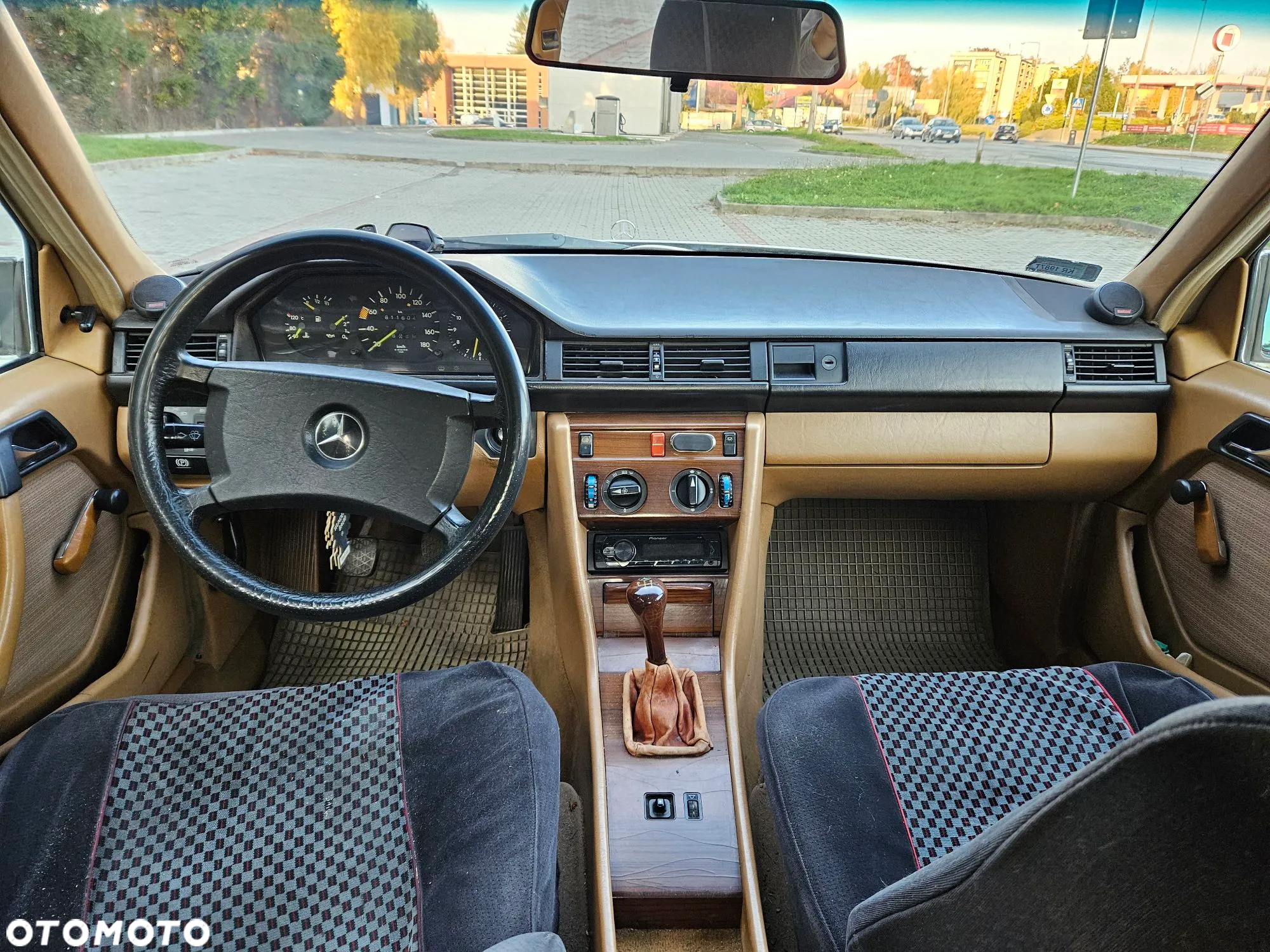 Mercedes-Benz W124 (1984-1993) - 4