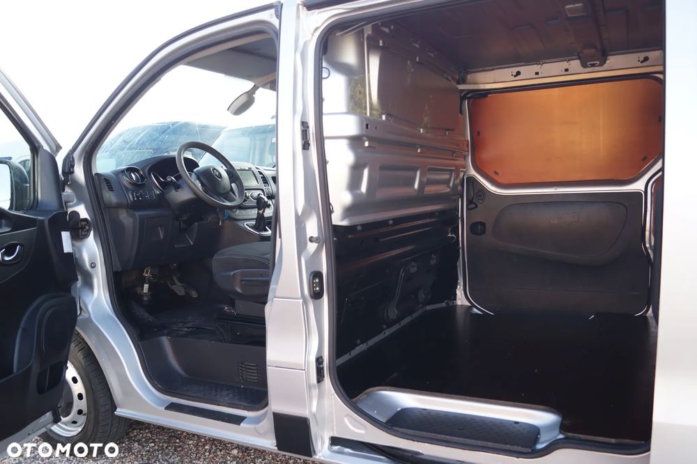 Renault Trafic - 23