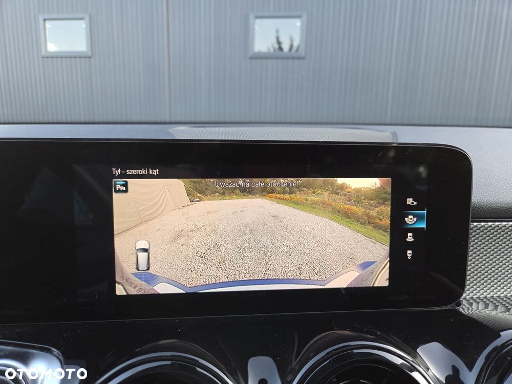 Mercedes-Benz GLB 200 d 8G-DCT Progressive - 17