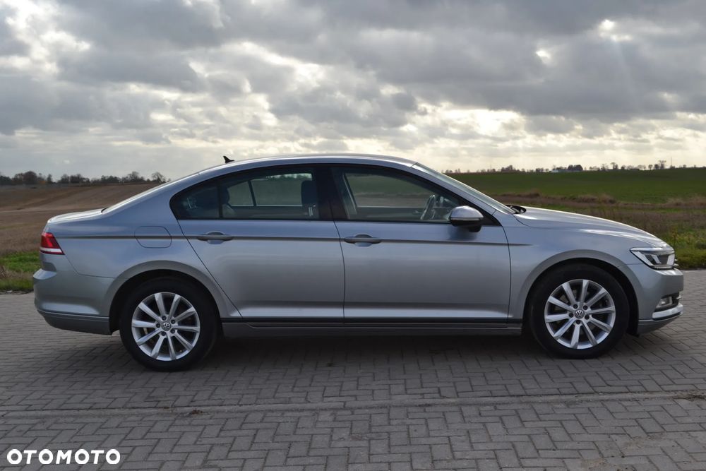 Volkswagen Passat 2.0 TDI SCR Comfortline - 28