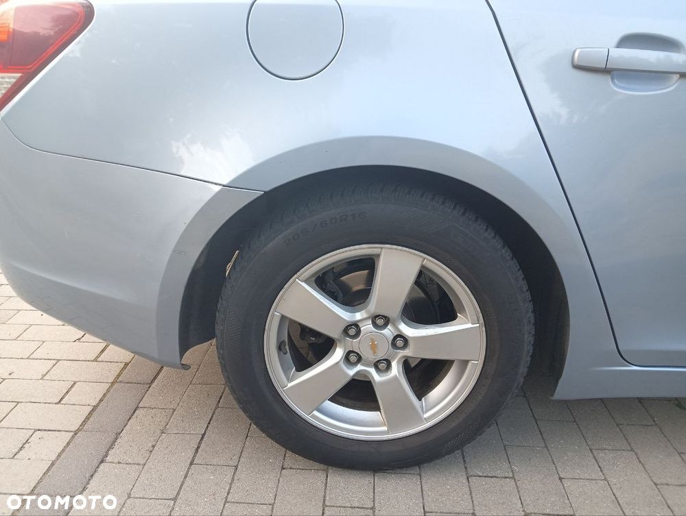 Chevrolet Cruze 1.6 LS - 6