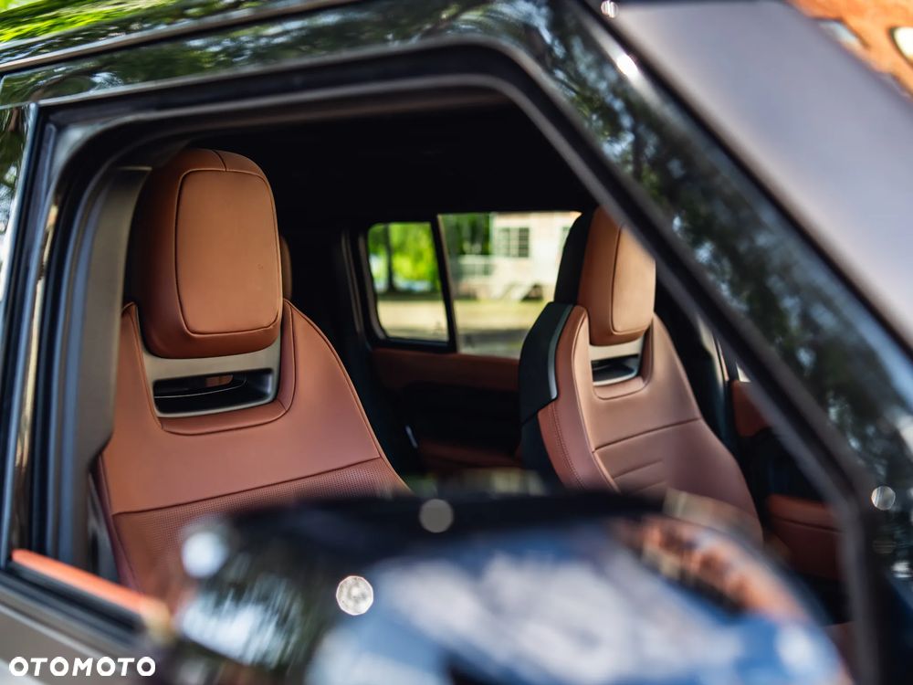 Land Rover Defender 110 P635 OCTA - 15