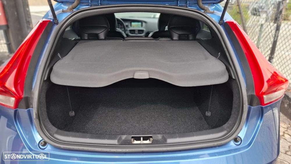 Volvo V40 2.0 D2 R-Design - 49