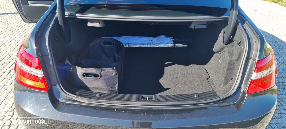 Mercedes-Benz E 250 CDI DPF BlueEFFICIENCY 7G-TRONIC Avantgarde - 26