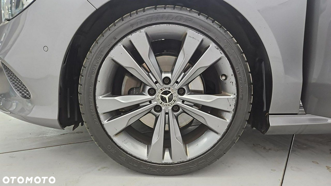 Mercedes-Benz CLA 180 7G-DCT Urban - 24