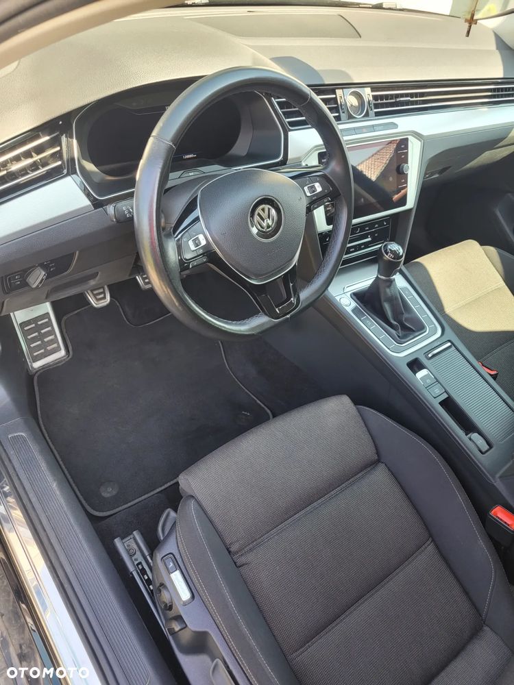 Volkswagen Passat 2.0 TDI BMT Comfortline - 16