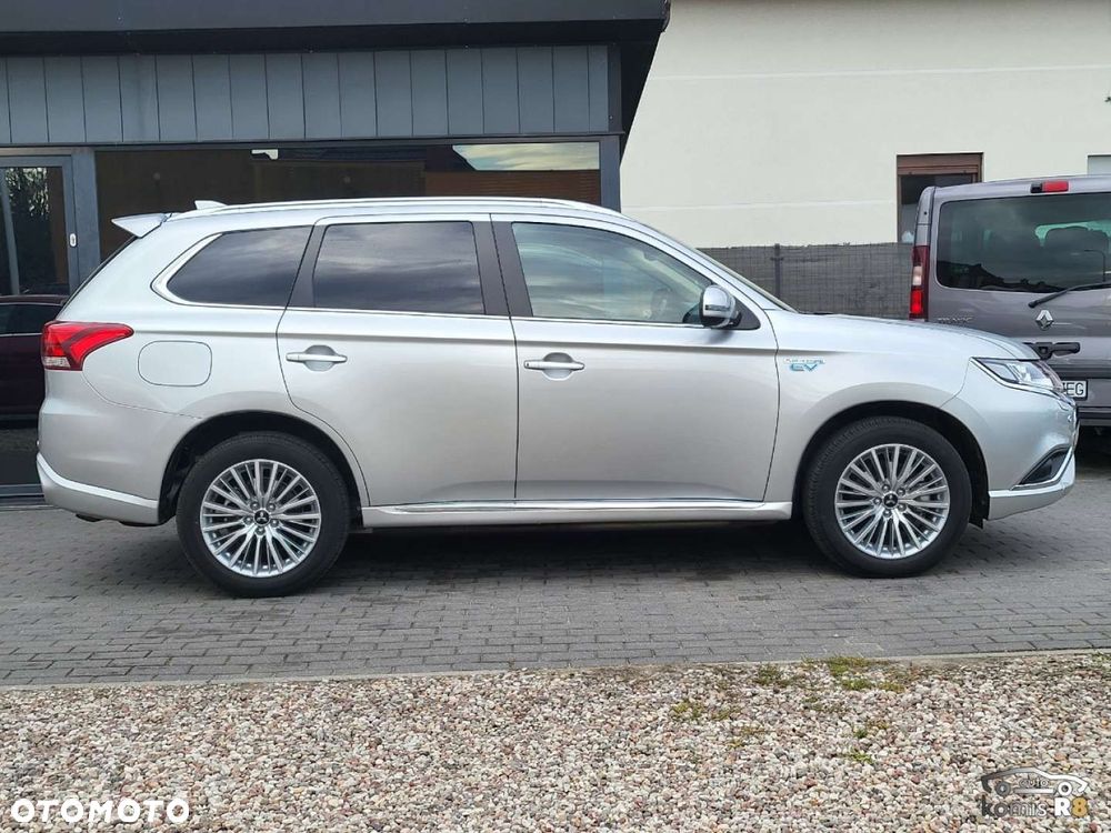 Mitsubishi Outlander - 5
