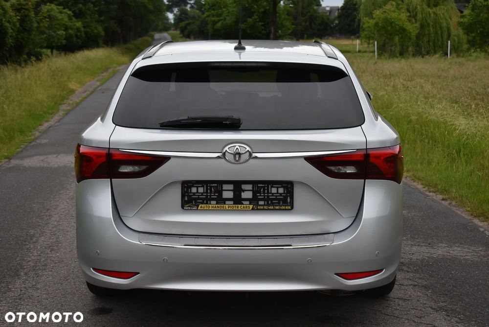 Toyota Avensis - 9
