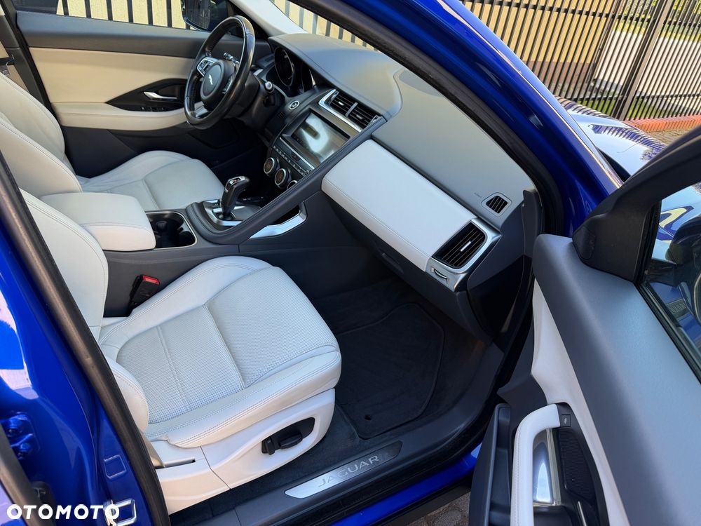 Jaguar E-Pace 2.0 i4D AWD R-Dynamic Chequered Flag - 17