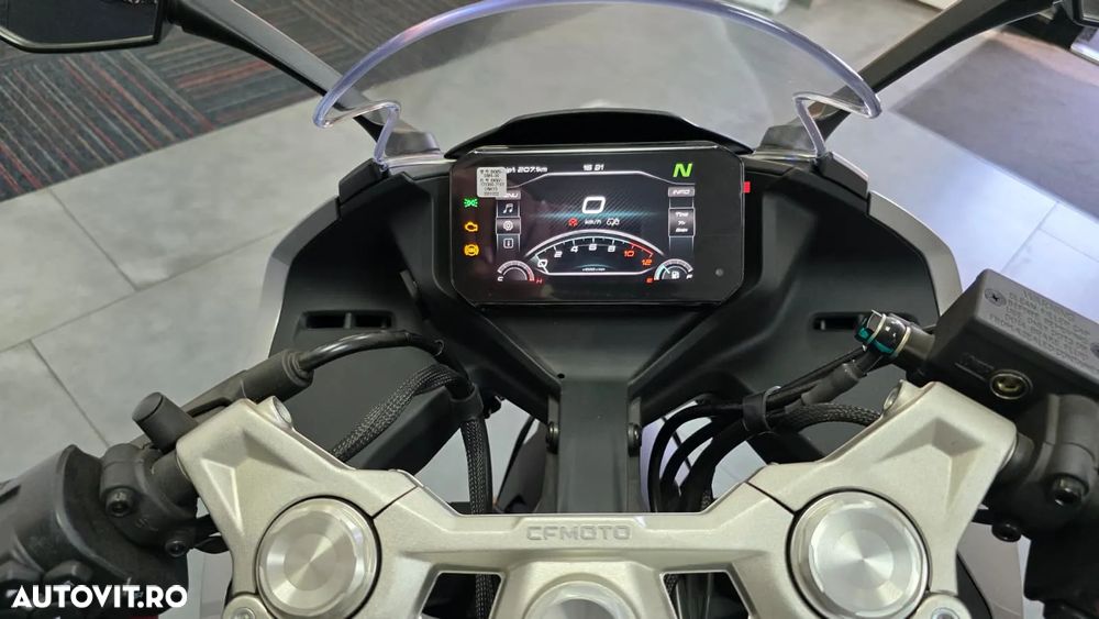 CF Moto 300SR ABS - 6