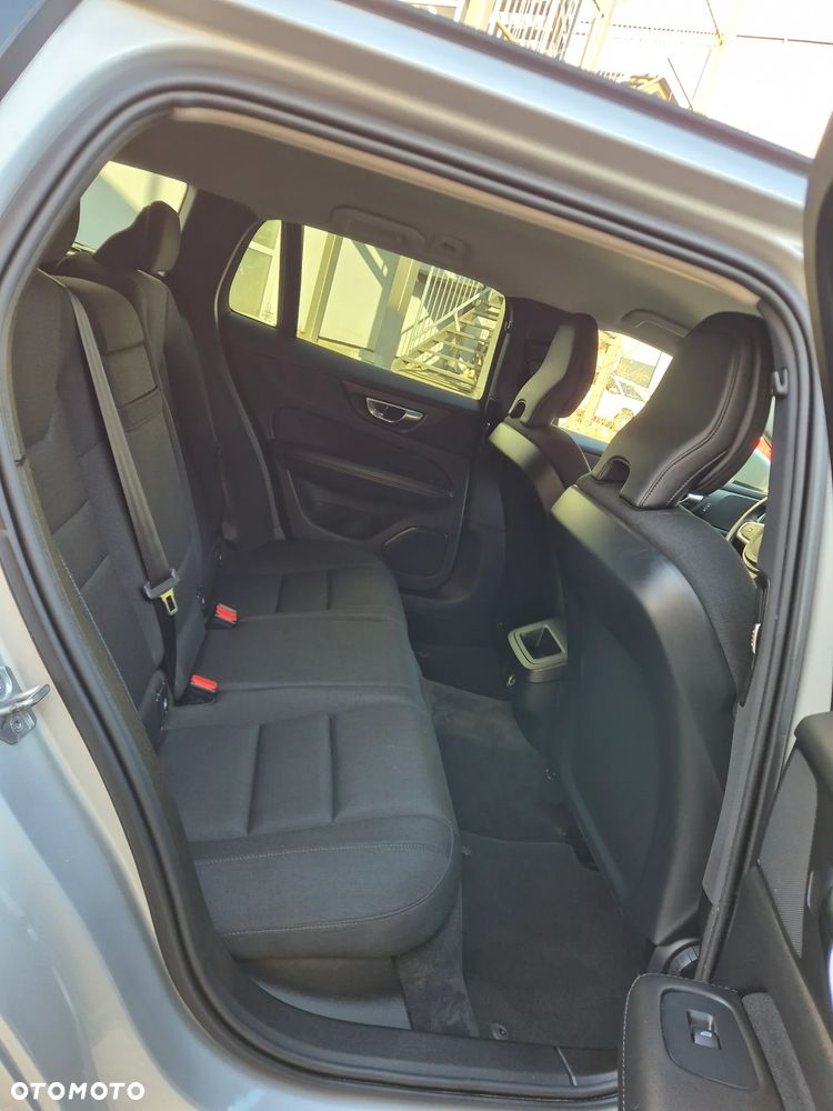 Volvo V60 D3 Momentum Core - 9