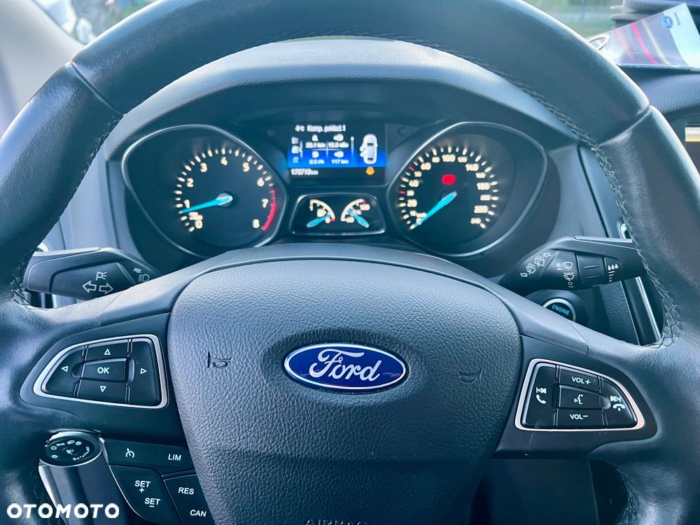Ford Focus 1.0 EcoBoost Titanium - 12