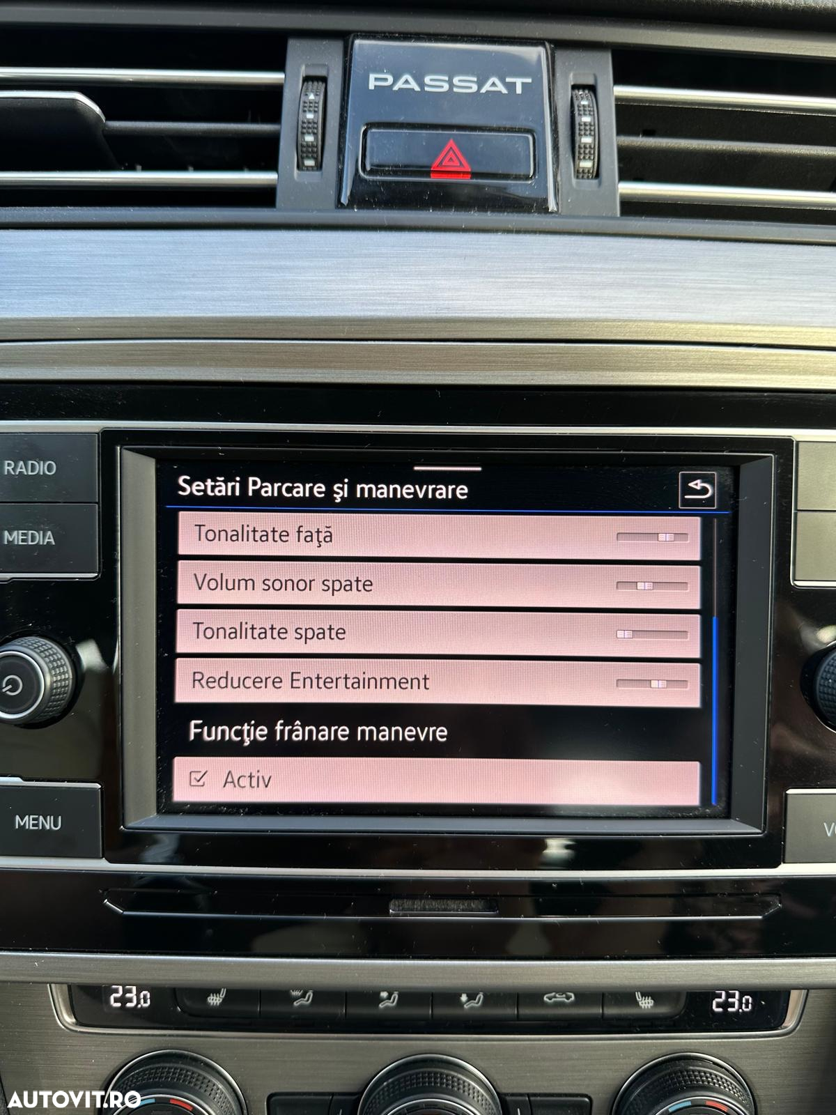 Volkswagen Passat - 33