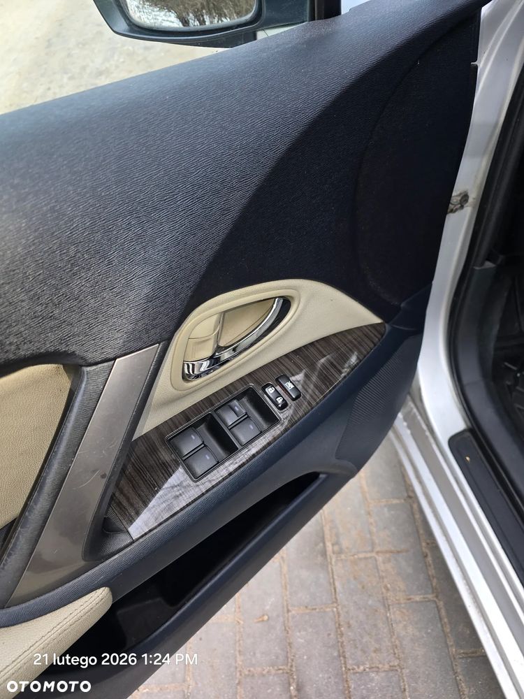 Toyota Avensis 2.0 D-4D Premium - 9