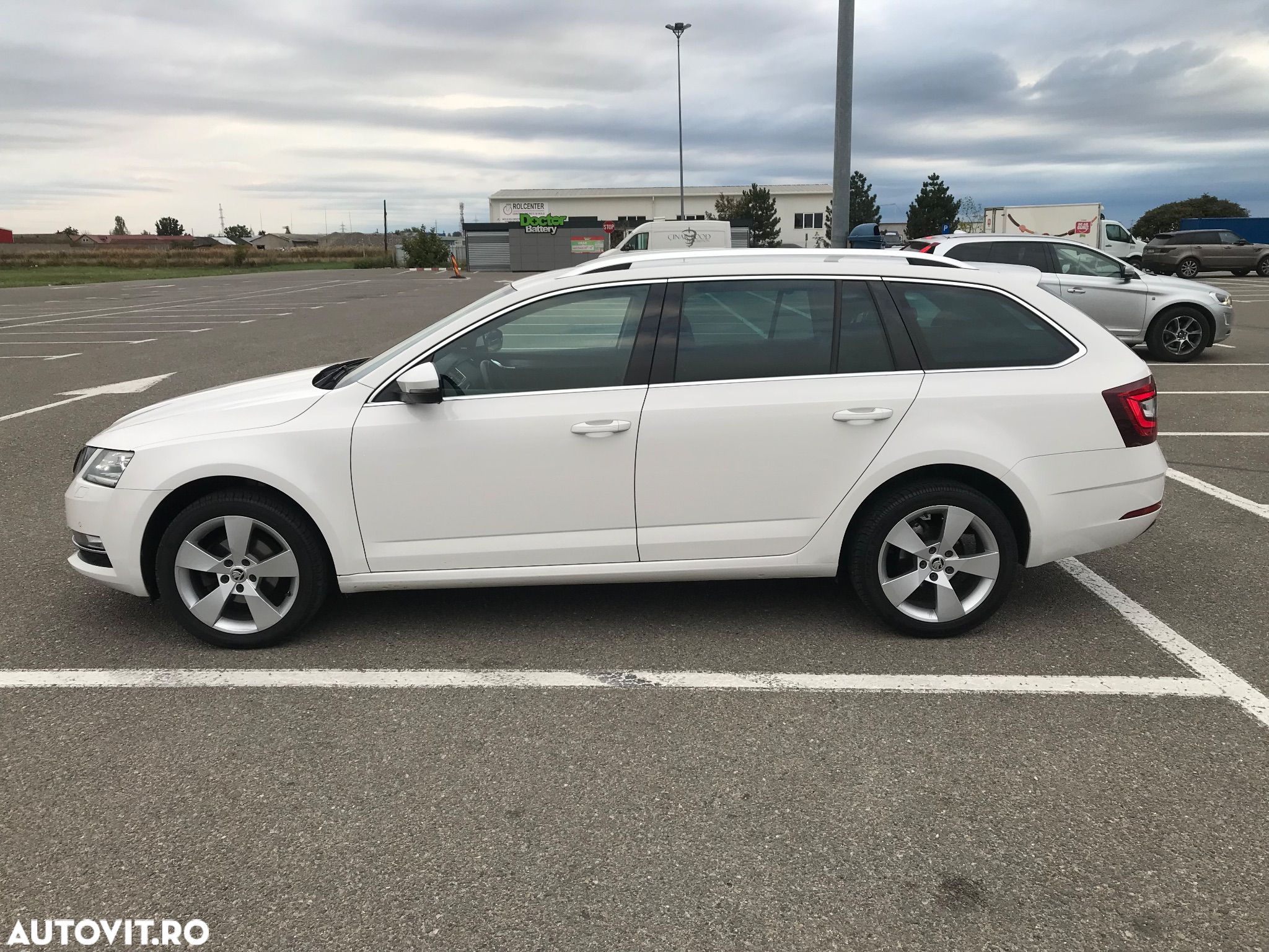 Skoda Octavia Combi Diesel 1.6 TDI DSG Style - 1