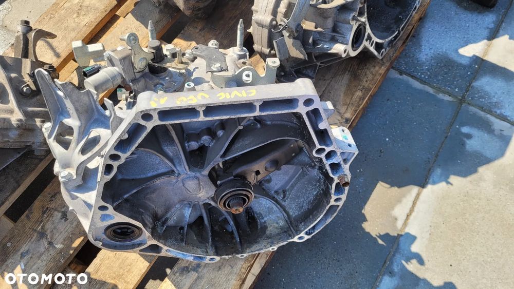 Skrzynia biegów HONDA CIVIC IX UFO 1,8 i-VTEC manual 7VE4 E57VME4