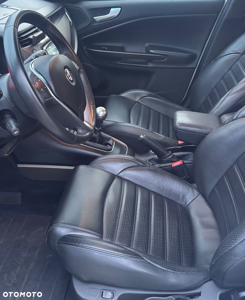 Alfa Romeo Giulietta 1.4 TB MultiAir Distinctive - 6