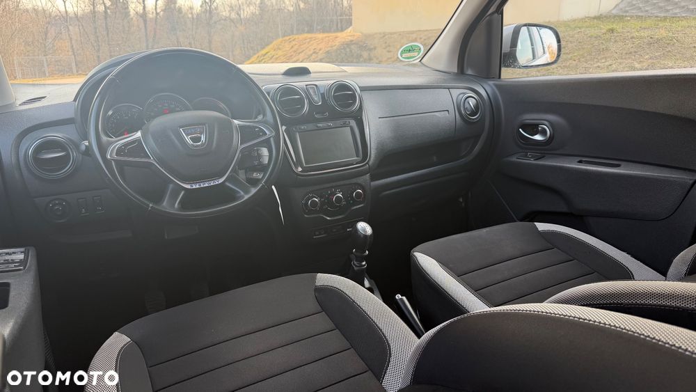 Dacia Lodgy 1.3 TCe Stepway S&S - 28