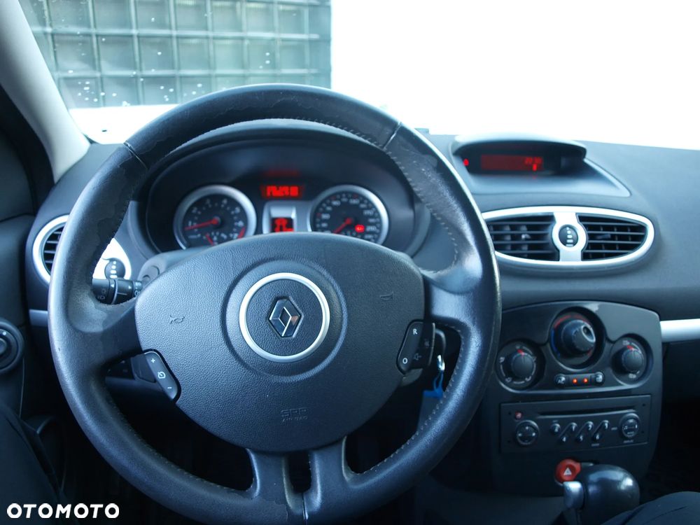 Renault Clio - 24