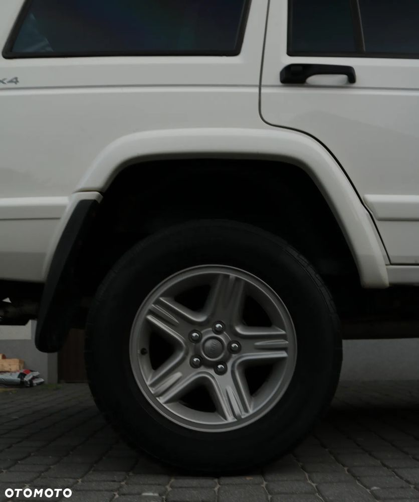 Jeep Cherokee 4.0 Limited - 8