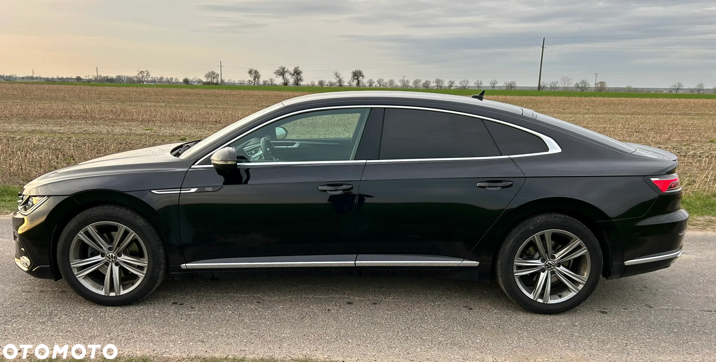 Volkswagen Arteon 2.0 TDI R-Line DSG - 2