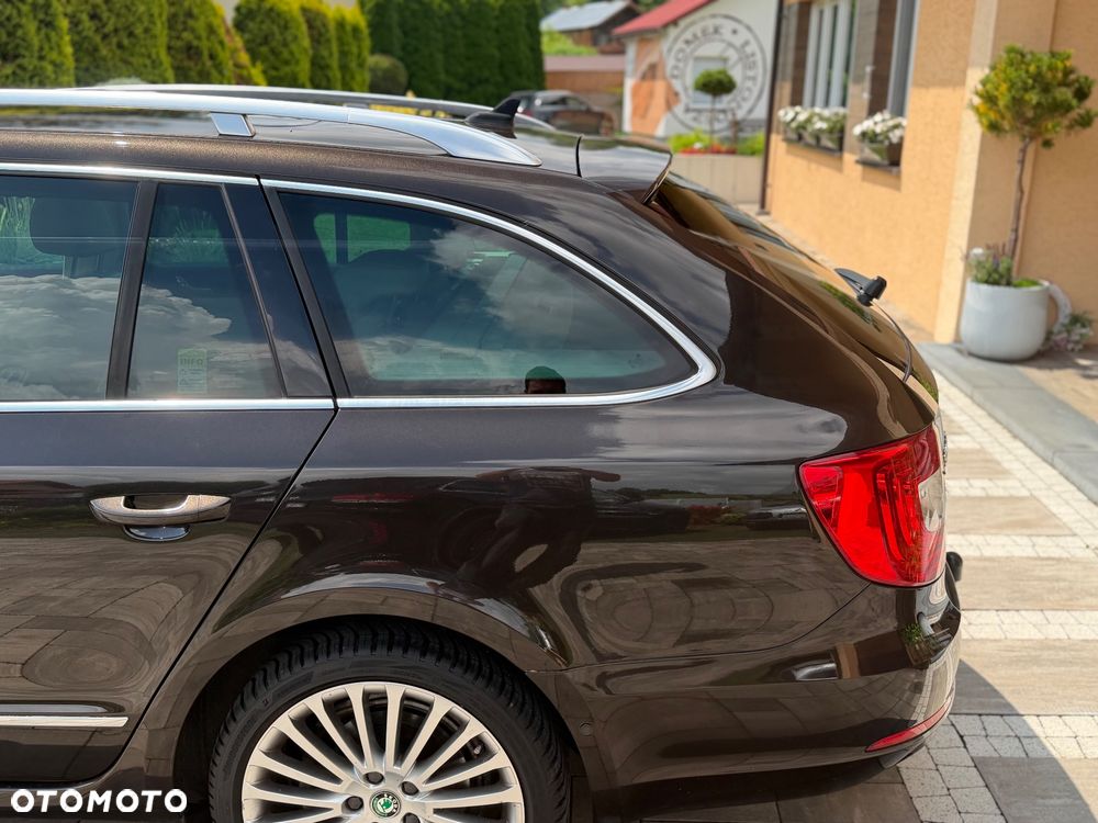 Skoda Superb 2.0 TDI 4x4 L&K DSG - 30