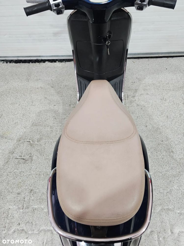 Piaggio Vespa - 33
