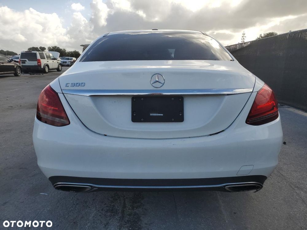 Mercedes-Benz Klasa C 300 9G-TRONIC Edition - 7