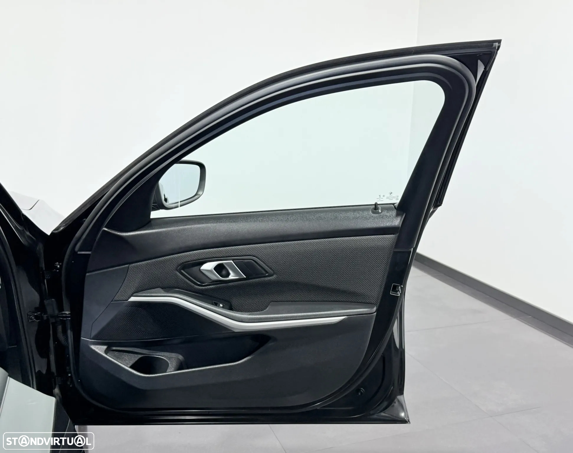 BMW 330 e Corporate Edition Auto - 41