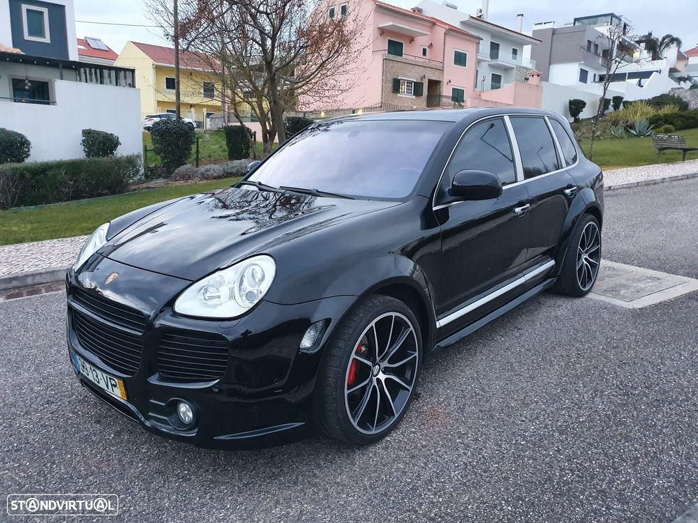 Porsche Cayenne Turbo - 1