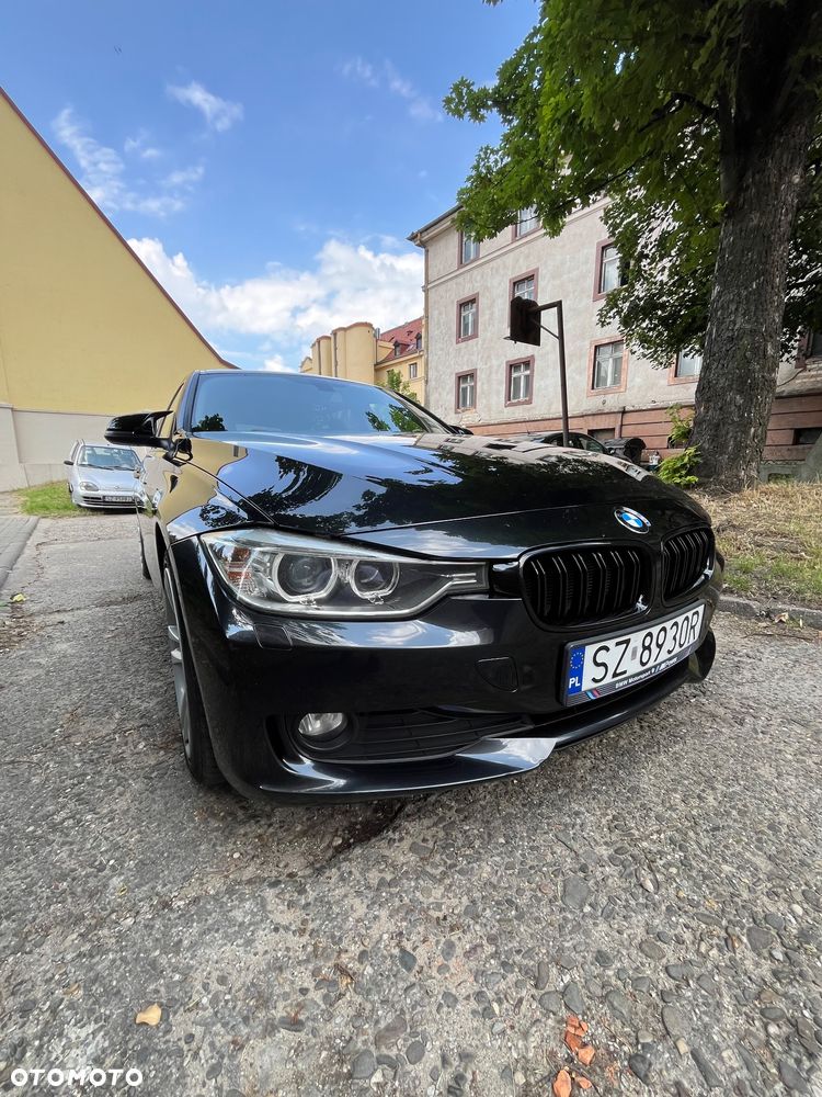 BMW Seria 3 318d - 35