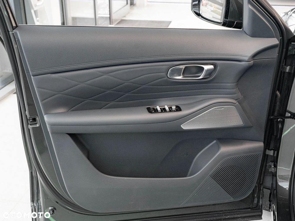 Geely Starray EM-i 1.5 PHEV Max - 7