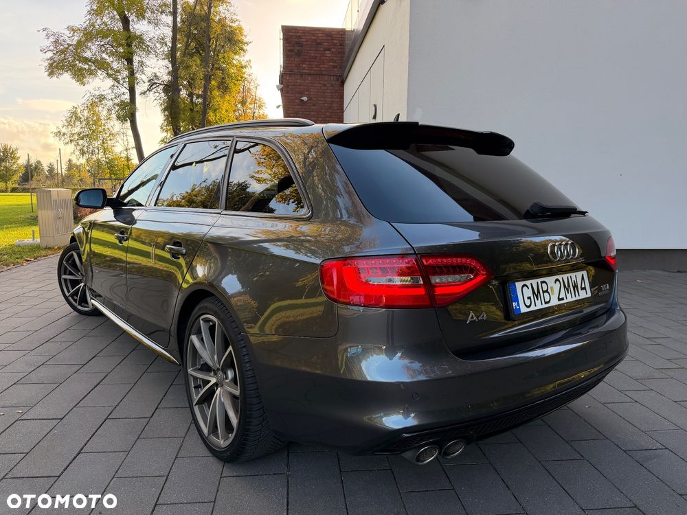 Audi A4 Avant 2.0 TDI DPF clean diesel quattro S tronic S line Sportpaket - 5