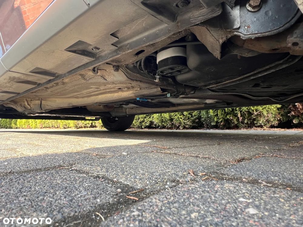 Ford Tourneo Courier 1.0 EcoBoost S&S Trend - 32