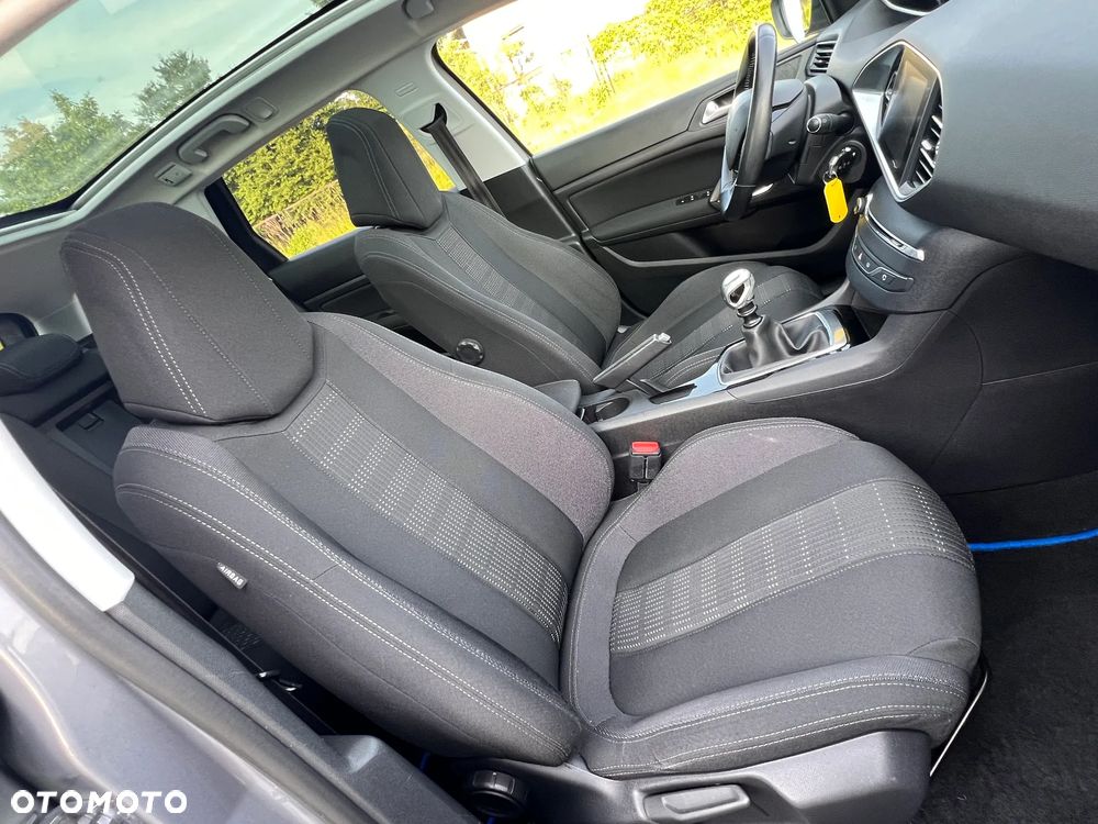 Peugeot 308 SW 1.6 BlueHDi Allure S&S - 22