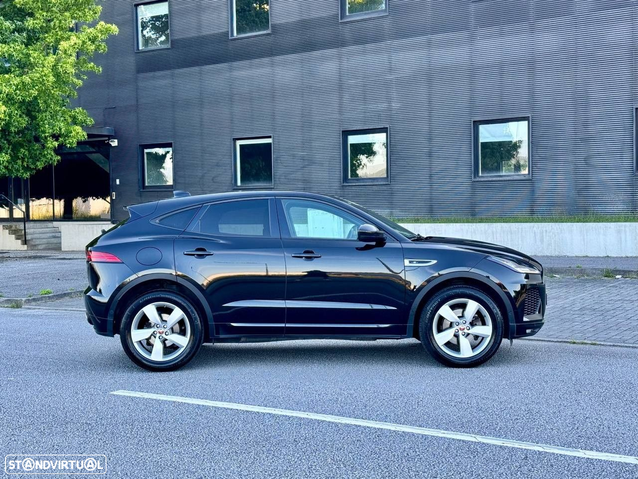 Jaguar E-Pace 2.0 i4D R-Dynamic - 12