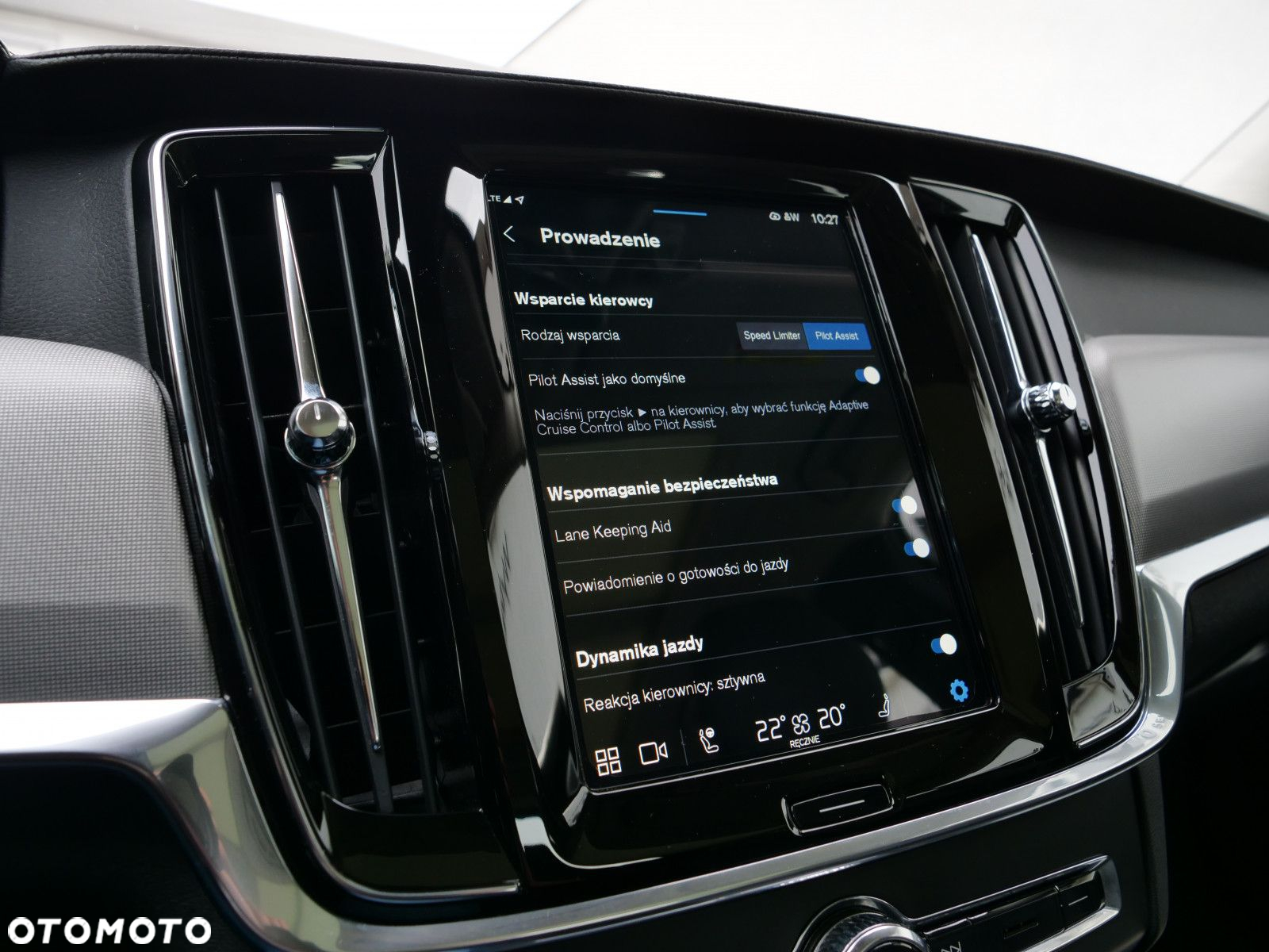 Volvo V90 Cross Country - 29