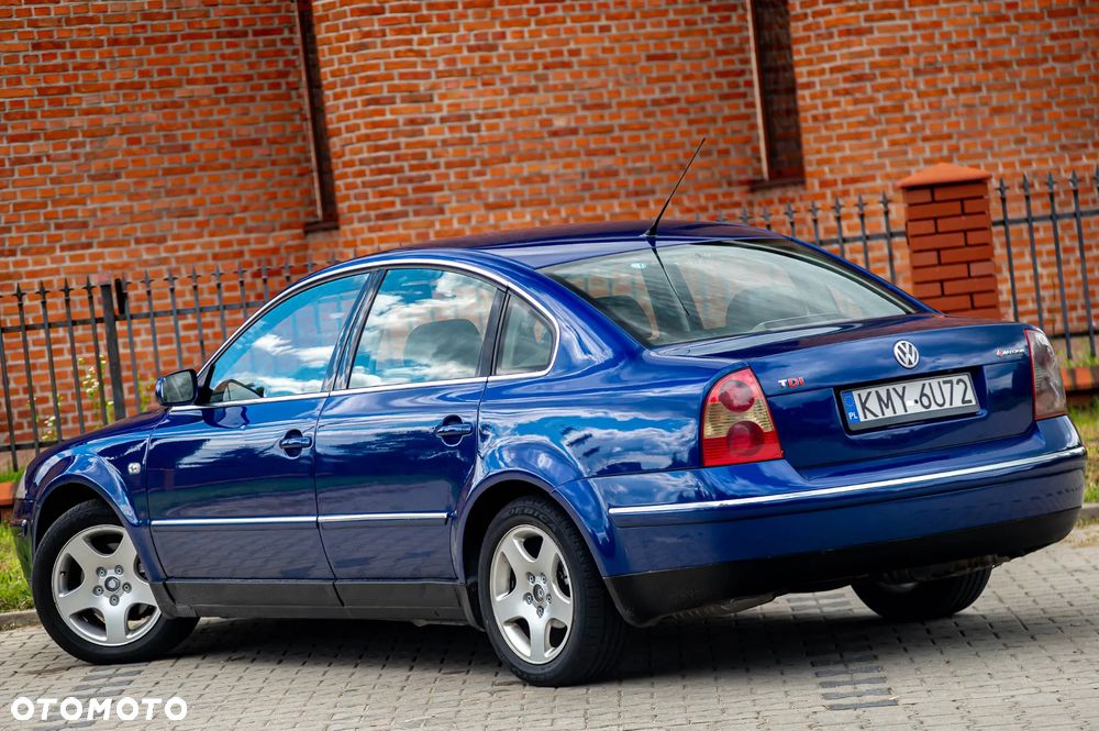Volkswagen Passat 1.9 TDI 4Mot Highline - 12