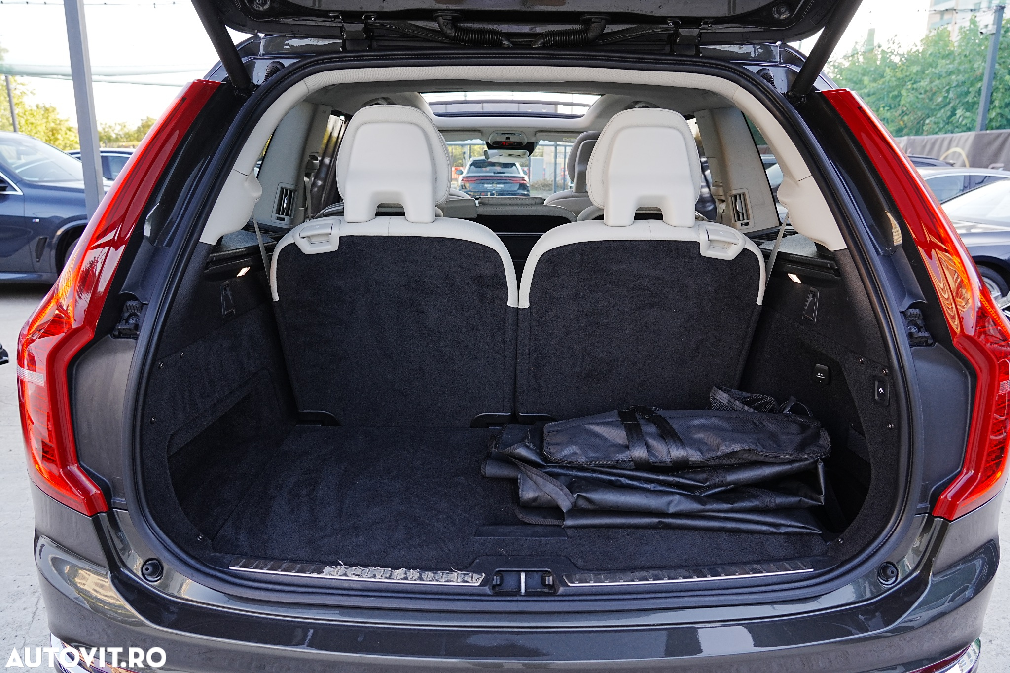 Volvo XC 90 T8 eAWD R-Design - 30