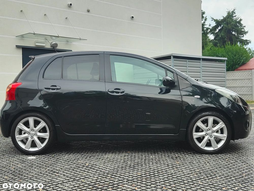 Toyota Yaris - 11