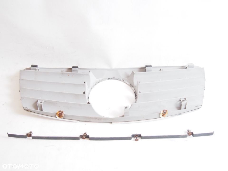 Mercedes CL-K W208 95-02 Atrapa grill w 208 - 2