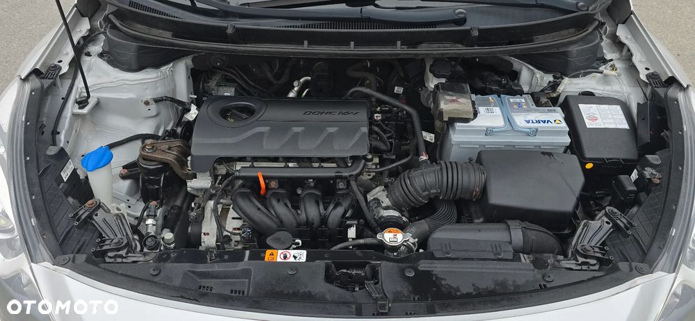 Hyundai i30 blue Kombi 1.4 YES Gold - 32